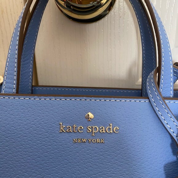 Authentic Kate Spade Thompson Street Sam Satchel - Picture 2 of 14